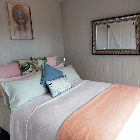 Secluded, Private Rural Retreat Mins From Warkworth -"Avondale" Minihouse Vila Exterior foto
